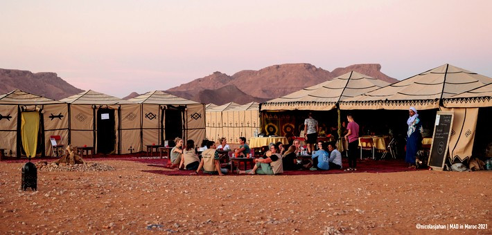 Bivouac itinérant dans le désert marocain