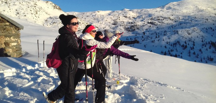 Vacances hiver Yoga et Ayurveda, randonnée raquettes en Auvergne - Zen&go