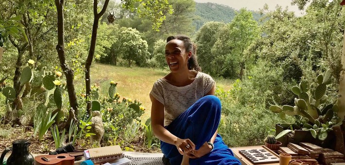 Yin yoga et éveil des sens au soleil de Provence Zengo Oriane nature