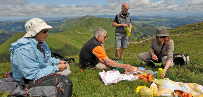 Séjour randonnée bien-être, yoga et canikart en Auvergne - Zen&go