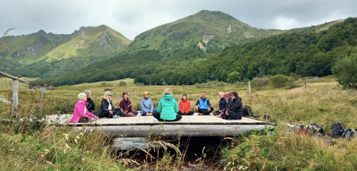 Séjour randonnée bien-être, yoga et canikart en Auvergne - Zen&go