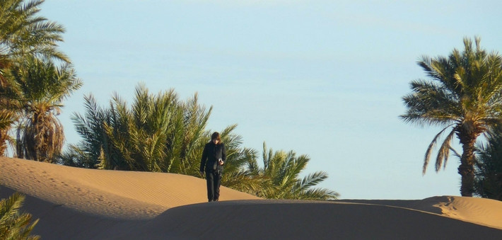 Randonnée trekking et Yoga dans le désert marocain