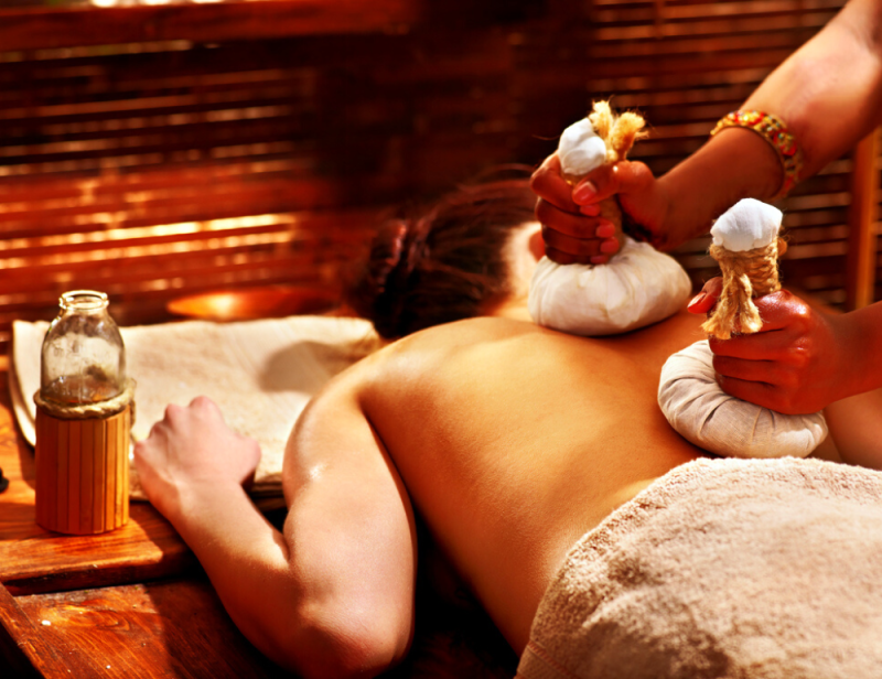 Cure ayurvédique ambiance familiale et nature au Kerala - Zen&go