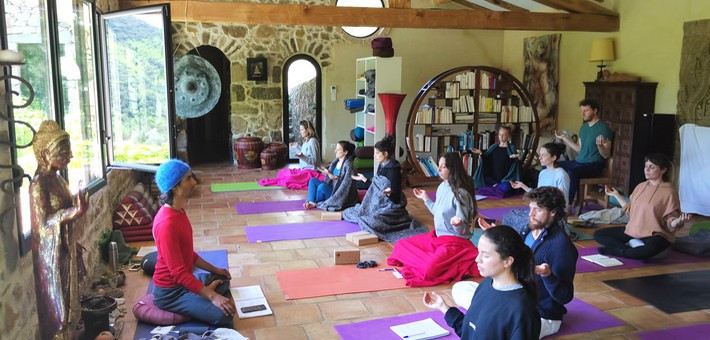 Retraite Yoga et Méditation dans les Cévennes - Zen&go